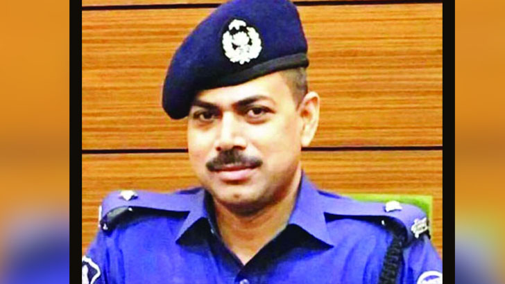 ক্রসফায়ার বাণিজ্য ছিল ওসি প্রদীপের পেশা !