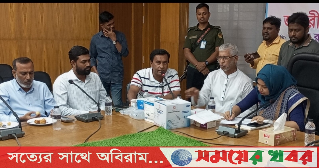 চরফ্যাশনে নিরাপদ সেবা নিশ্চিত করতে ইউনিয়ন স্বাস্থ্য কেন্দ্রে ওষুধ বিতরণ
